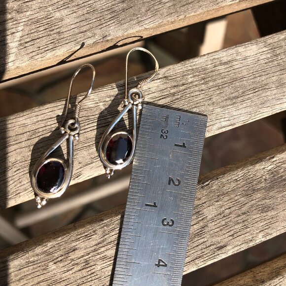 Silver with garnet stone dangle earrings - Picture 3 of 4
